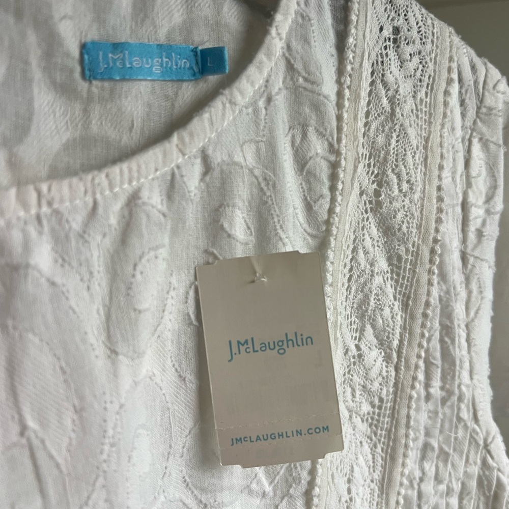 J. McLaughlin White Lace-Detail Women Top- Worn once. ❤️
